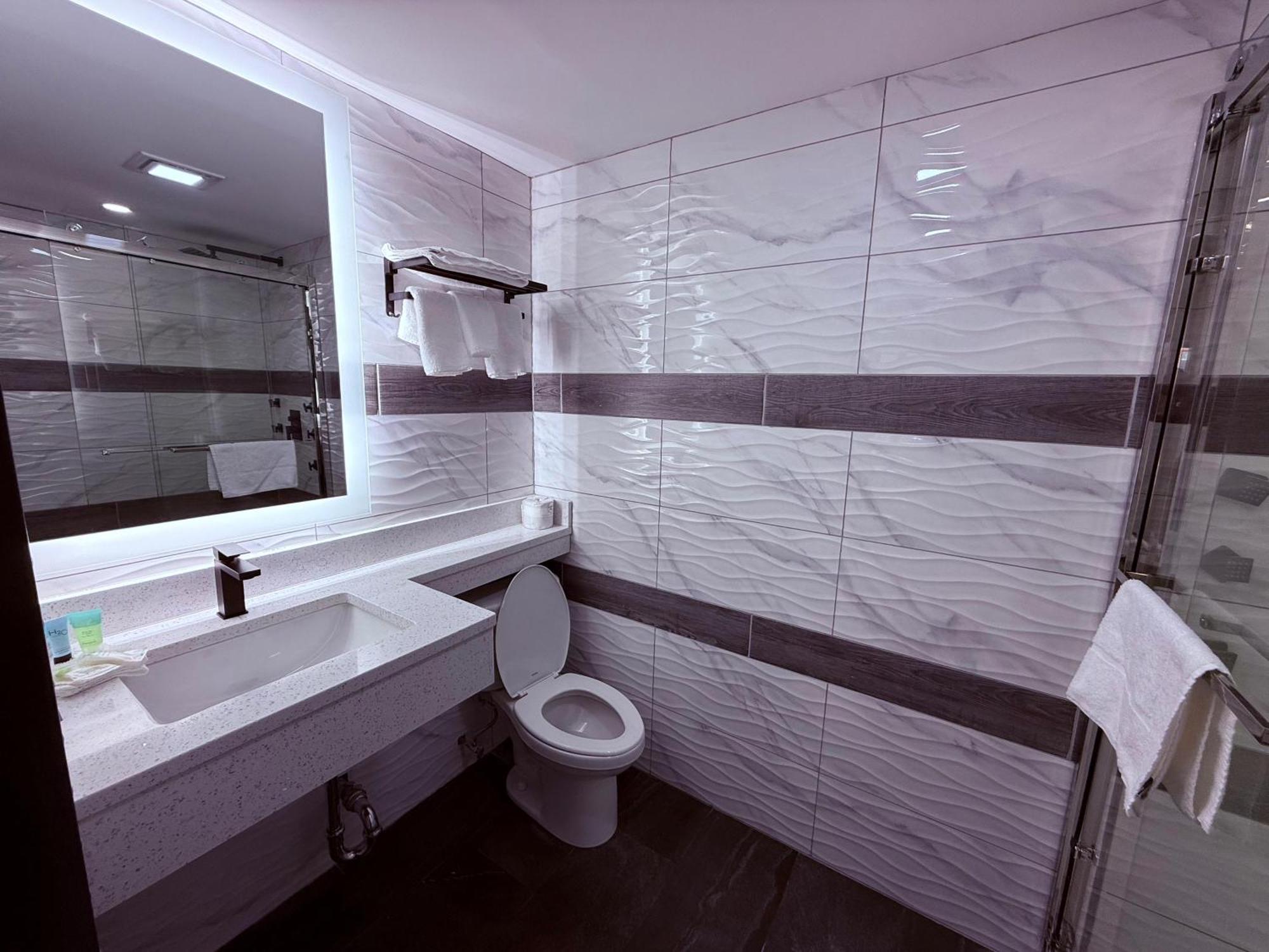 The Vine Hotel Bronx New นิวยอร์ก ภายนอก รูปภาพ